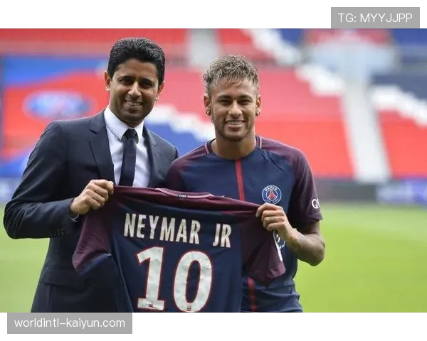 法甲禁区犯规红牌判罚尺度 对比马赛与巴黎两案例析标准差异