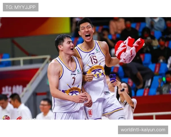 北控豪斯6篮板展现拼抢积极性,后卫篮板保护能力突出 北控豪斯6篮板展现拼抢积极性,后卫篮板保护能力突出