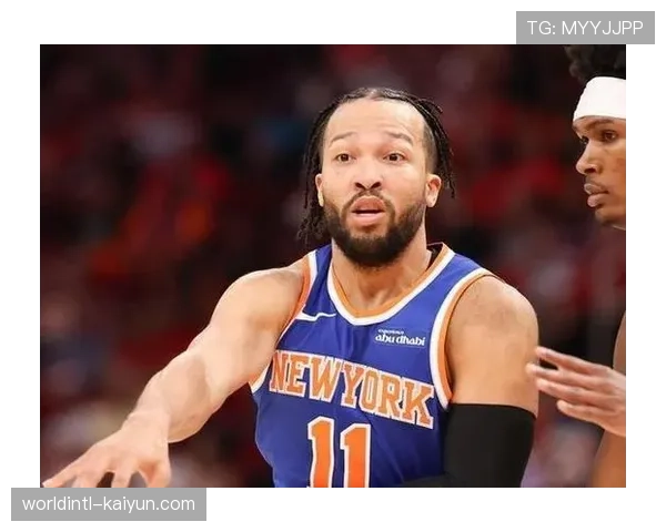 火箭阿门汤普森主防布伦森效果显著，防守布置成功限制对方核心效率